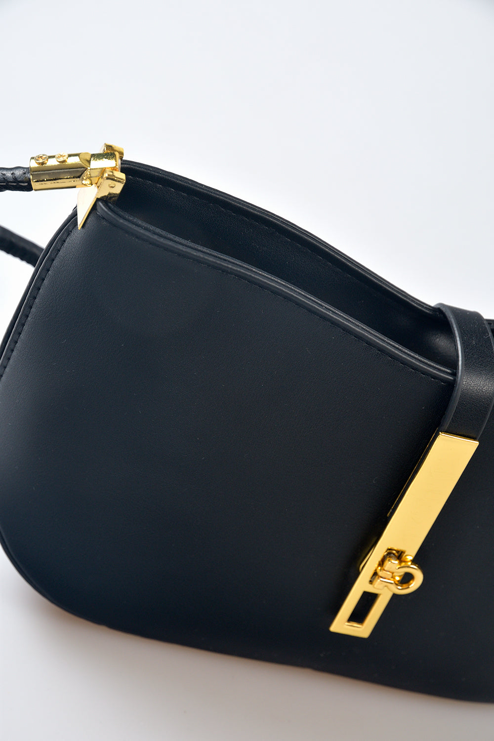 Aurelia Handbag in Black by Maciele