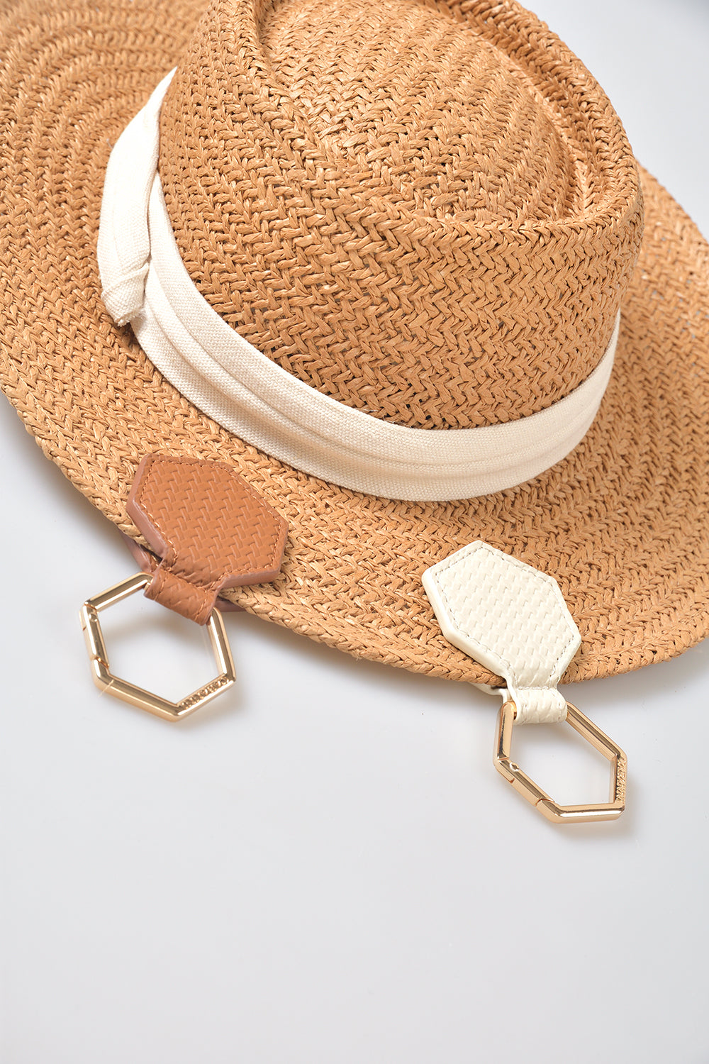 Aimant Magnetic Hat Clip in White by Maciele